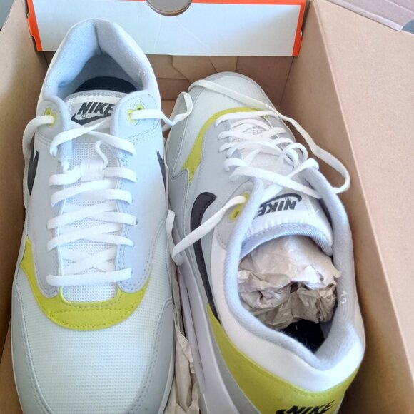 Men's Nike sneakers - Picture 2 of 2